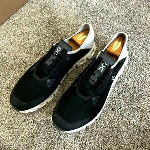 On cloud 5 coast men’s sneaker. 13.5.